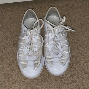 nfinity evolution cheer shoes